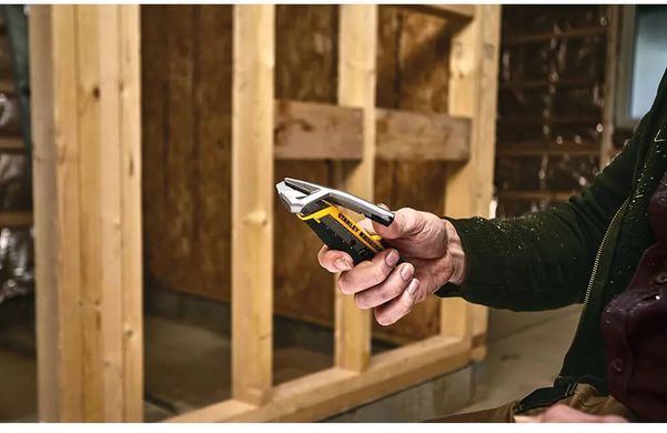 Ніж FatMax Integrated Snap Knife довжиною 165 мм з лезом шириною 18 мм з сегментами, що відламуються STANLEY FMHT10594-0 1513460 фото