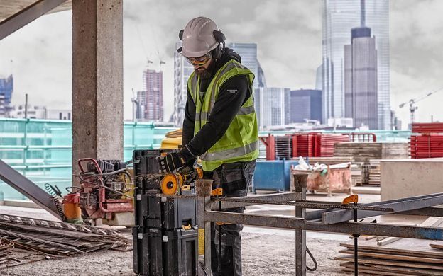Шлифмашина угловая - болгарка бесщеточная аккумуляторная DeWALT DCG418X2 1514912 фото