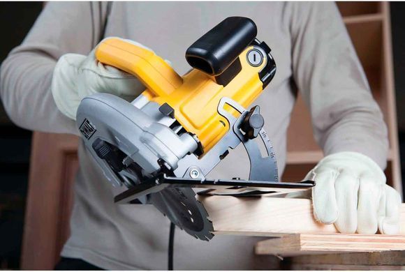 Пила дисковая сетевая DeWALT DWE560 1514763 фото