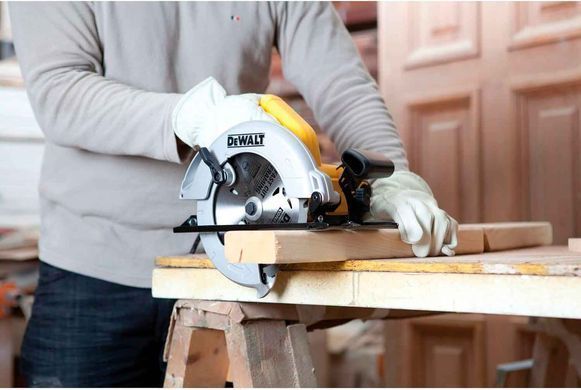 Пила дисковая сетевая DeWALT DWE560 1514763 фото