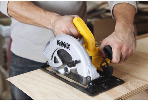 Пила дисковая сетевая DeWALT DWE560K 1514764 фото
