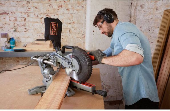 Пила торцювальна мережева BLACK+DECKER BES700 1514821 фото