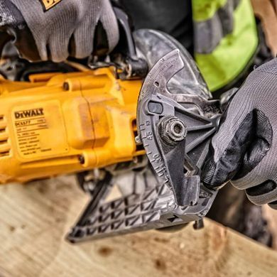 Пила дисковая аккумуляторная бесщеточная DeWALT DCS577N 1514758 фото
