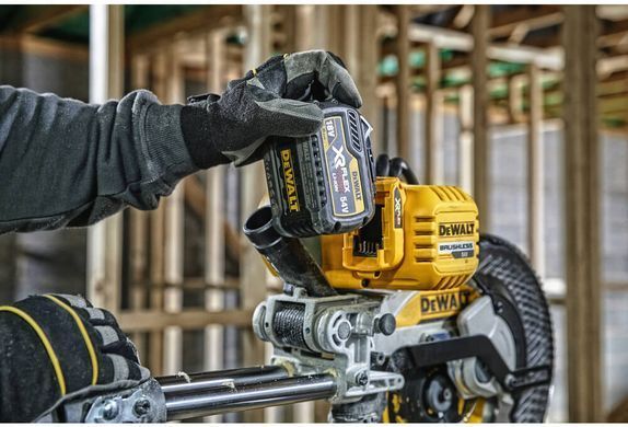 Пила торцювальна акумуляторна безщіткова DeWALT DCS727N 1514829 фото