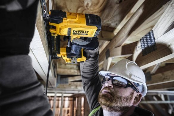 Степлер скобозабивний акумуляторний DeWALT DCN701D2 1515513 фото