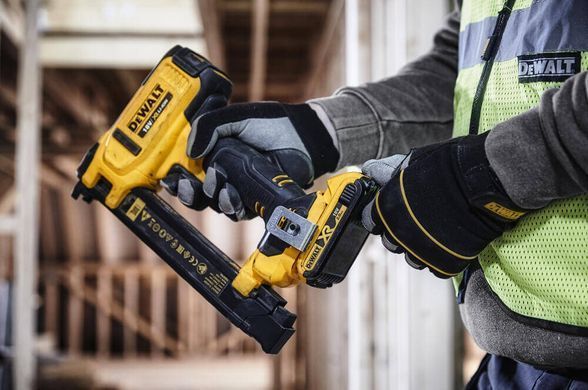 Степлер скобозабивний акумуляторний DeWALT DCN701D2 1515513 фото