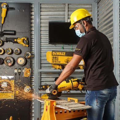 Шлифмашина угловая - болгарка сетевая DeWALT DWE4579 1514933 фото