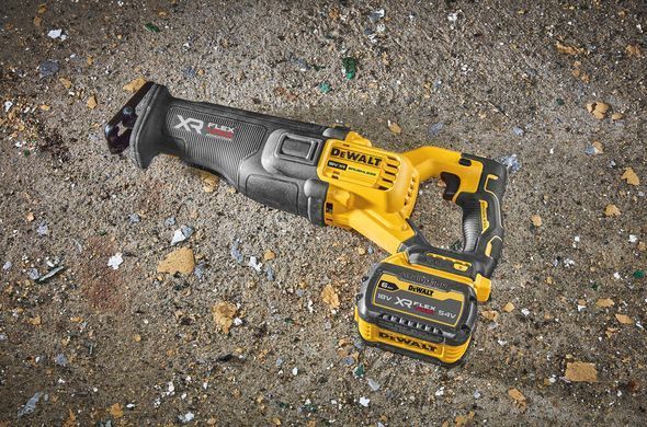 Пила шабельна акумуляторна DeWALT DCS386T1 1514804 фото