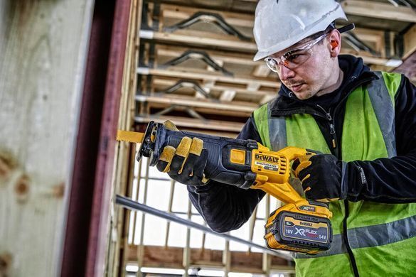 Пила шабельна акумуляторна DeWALT DCS389NT 1514806 фото